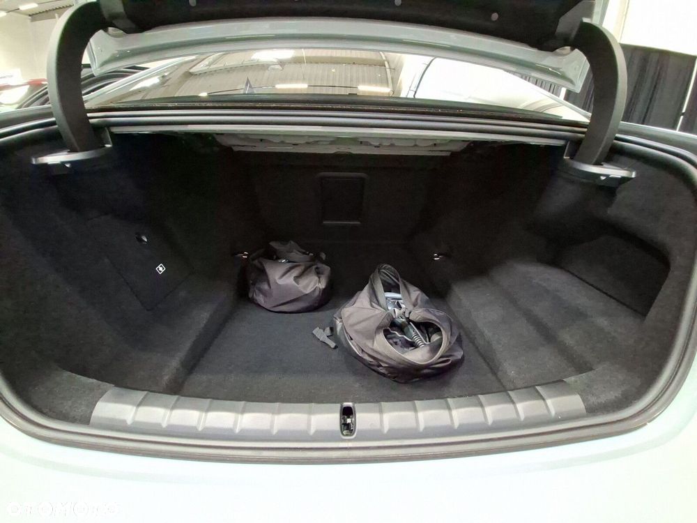 BMW Seria 7 - 18