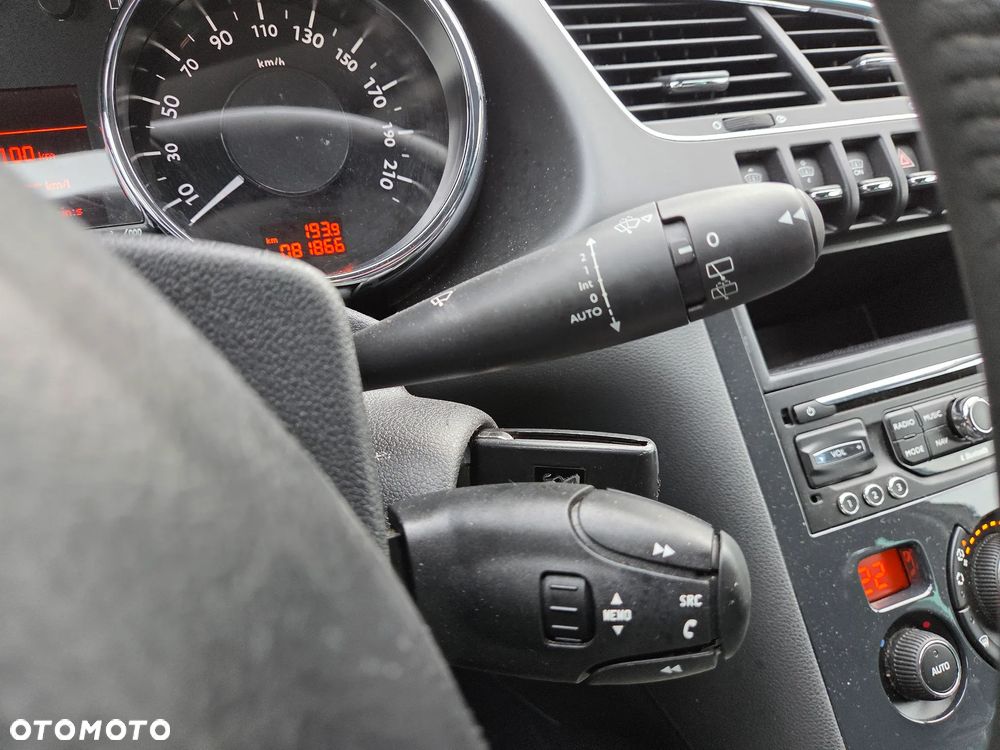 Peugeot 3008 1.2 PureTech GPF Allure S&S - 9