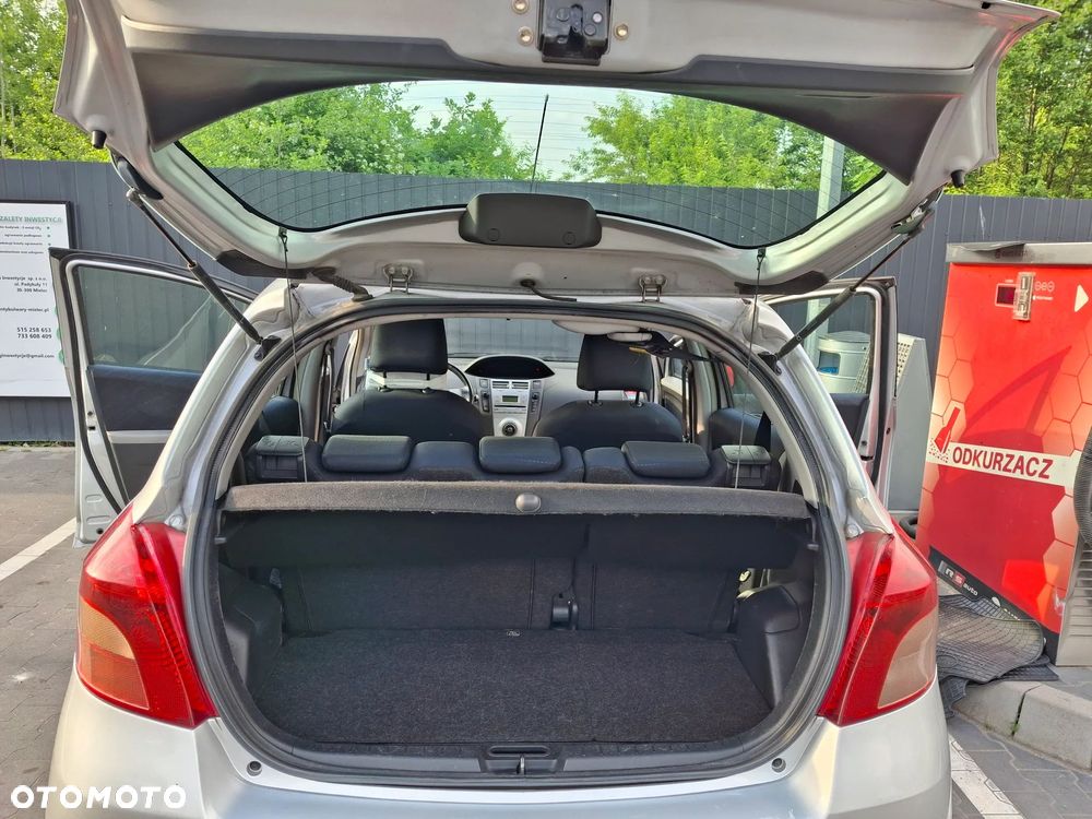 Toyota Yaris 1.3 Sol - 12