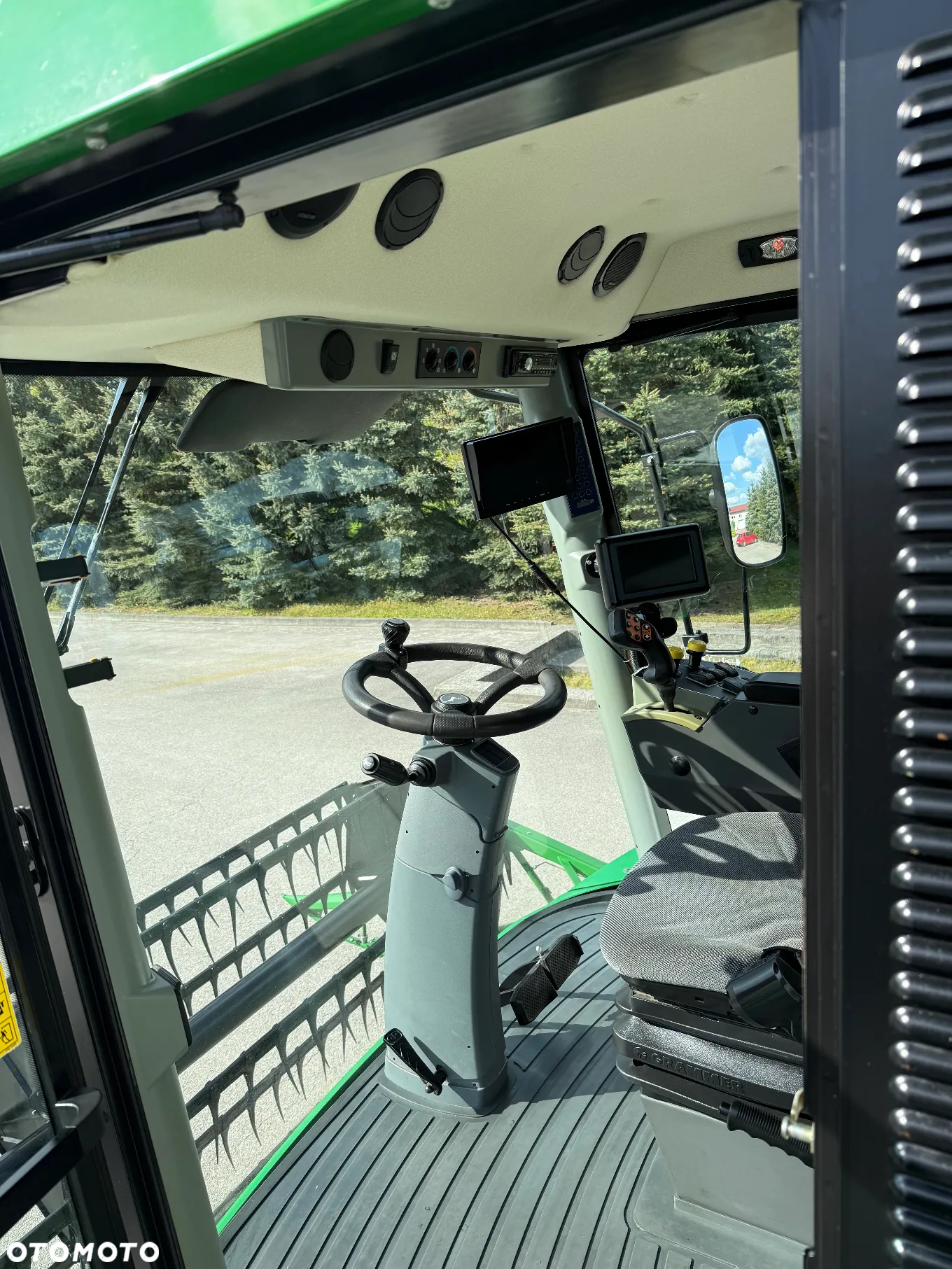 John Deere W 330 - 22