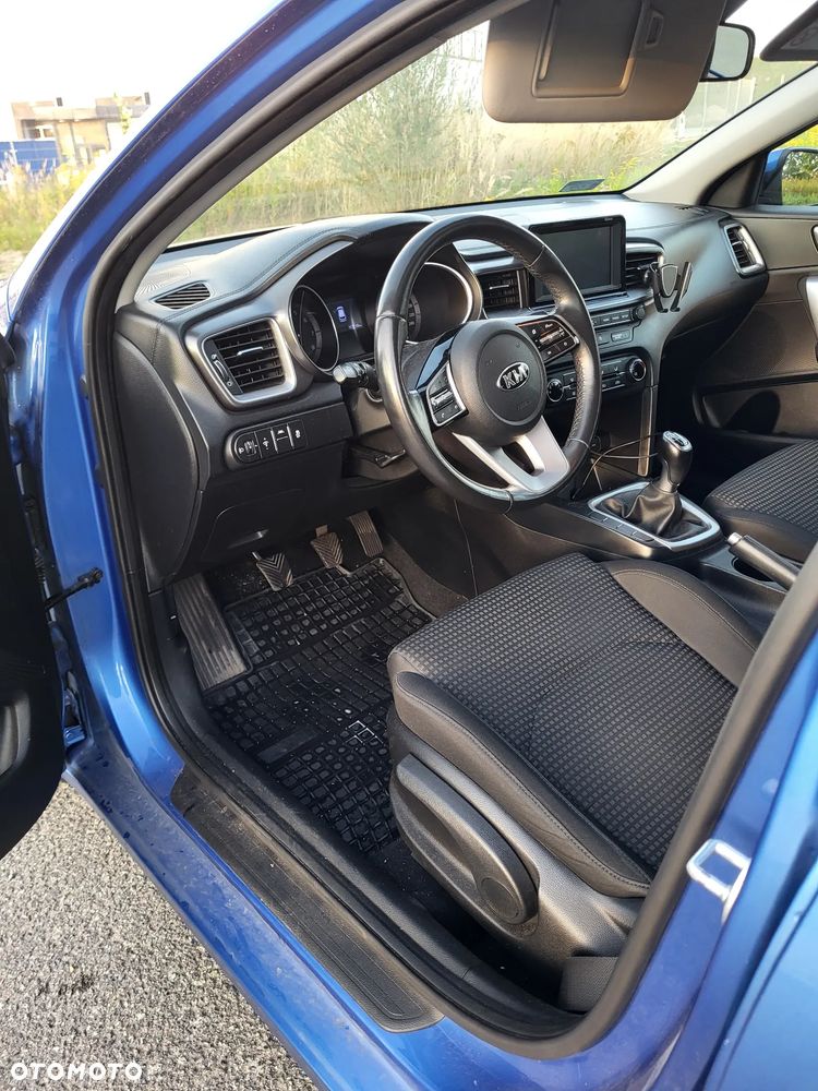 Kia Ceed - 10
