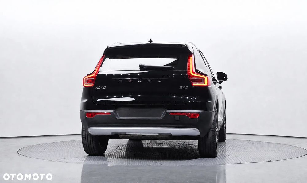 Volvo XC 40 - 4