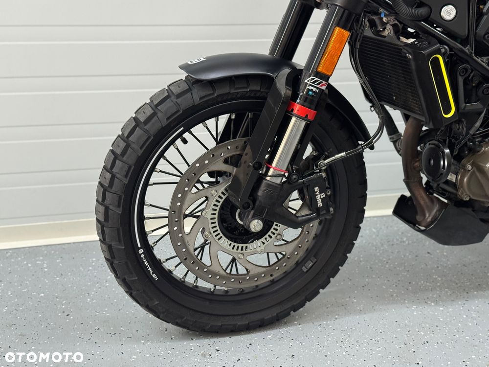 Husqvarna Svartpilen - 17