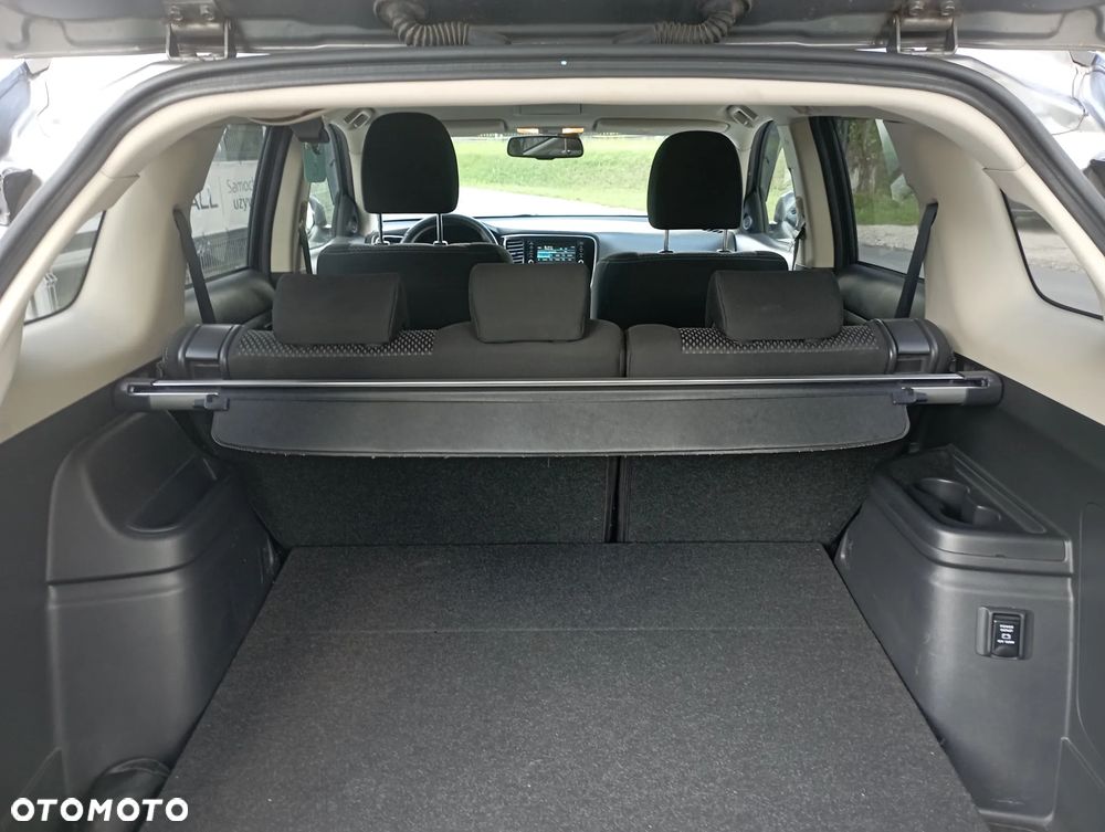 Mitsubishi Outlander 2.0 Intense 4WD CVT - 19