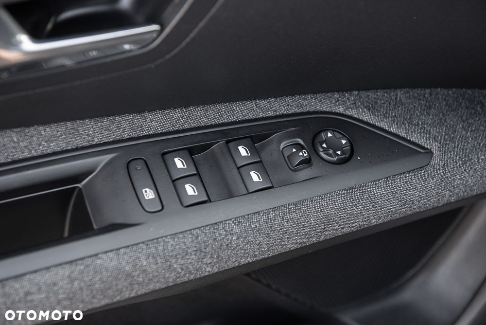 Peugeot 3008 BlueHDi 130 Stop & Start EAT8 Allure Business-Paket - 17