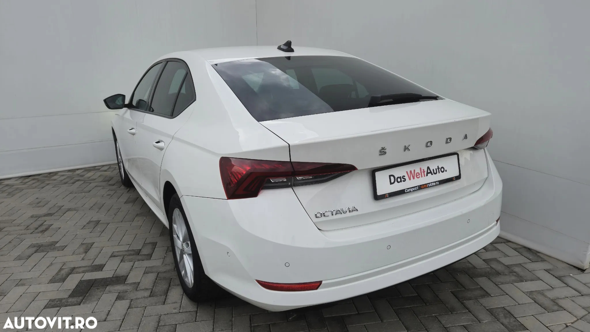 Skoda Octavia 2.0 TDI DSG Style - 3