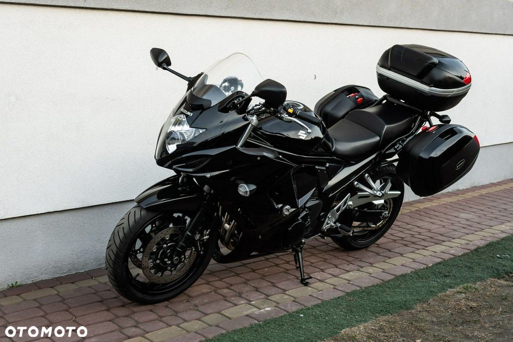 Suzuki GSX - 8
