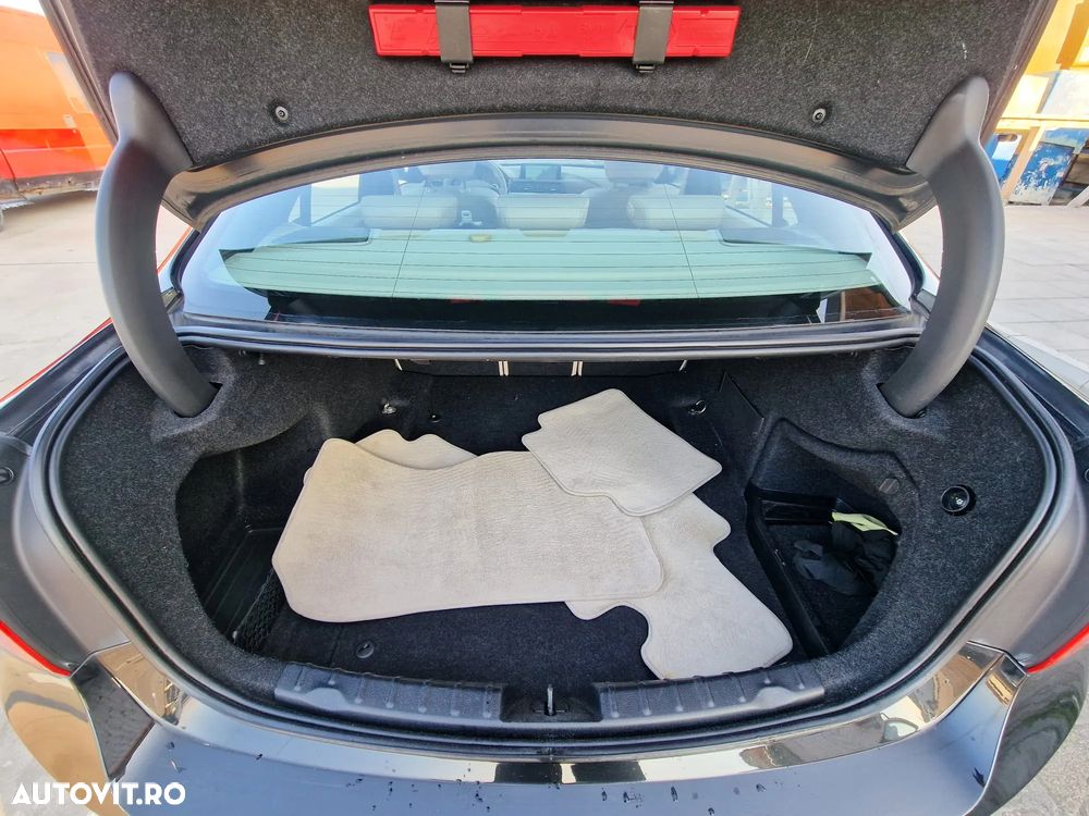 BMW Seria 3 320d Aut. Blue Performance Modern Line - 34