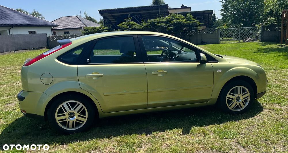 Ford Focus 1.6 16V Ghia - 11