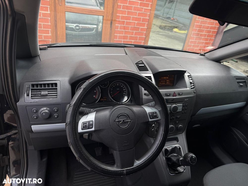 Opel Zafira 1.9 CDTI - 12