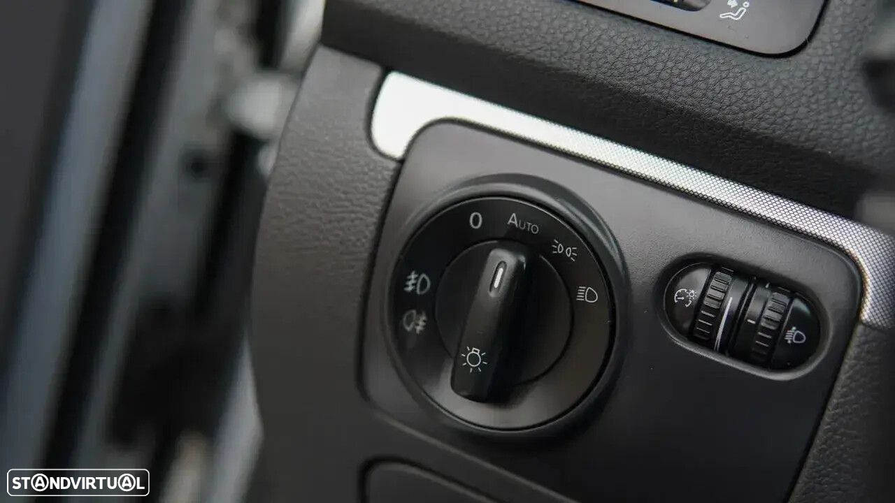 VW Jetta - 25