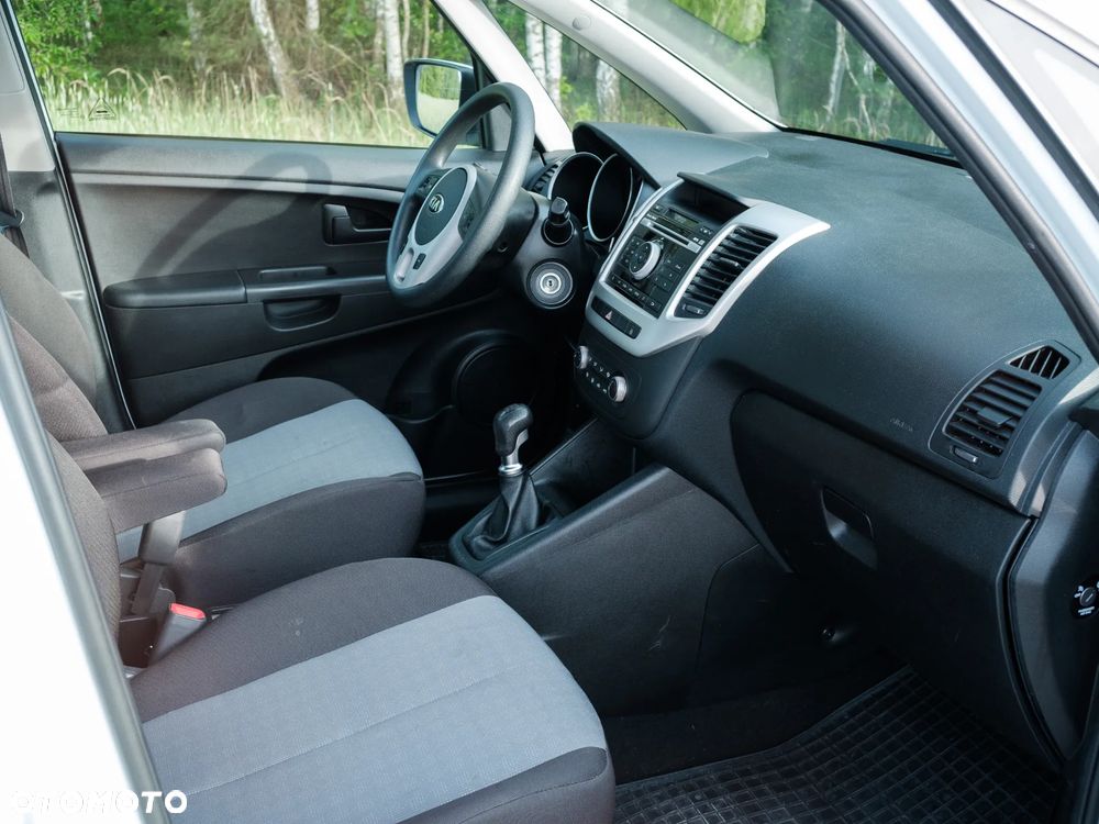 Kia Venga 1.6 M - 11