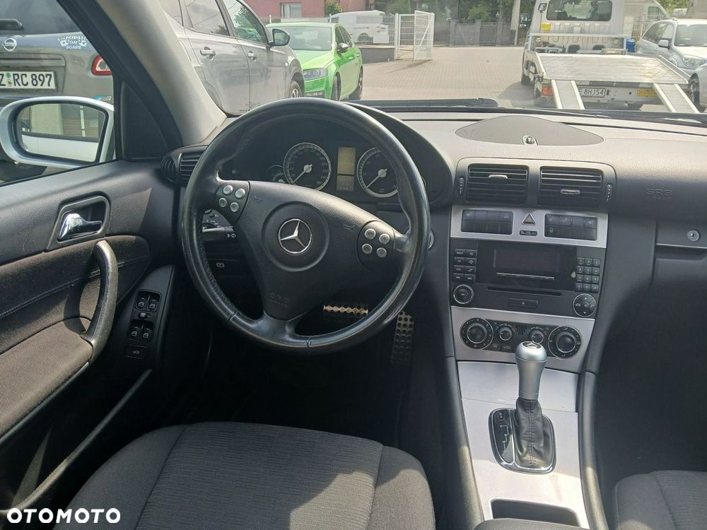 Mercedes-Benz Klasa C 180 Kompressor Automatik Classic Sport Edition - 18