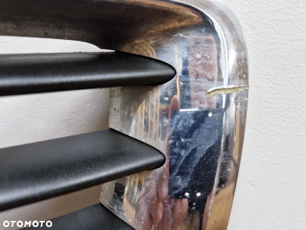 VOLVO V50 LIFT ATRAPA GRILL 07-12 30744916 - 5