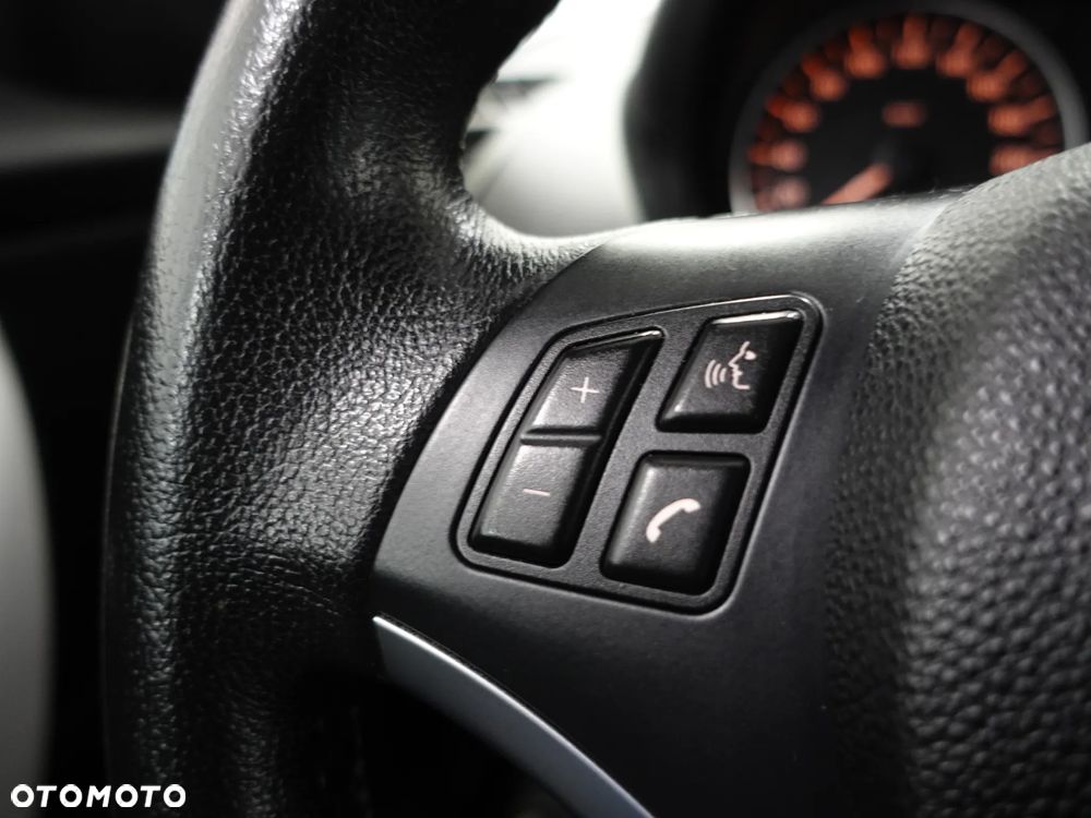 BMW Seria 1 - 30