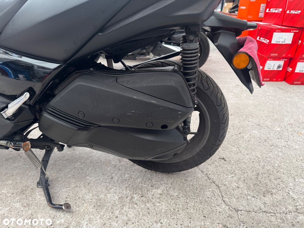 Yamaha X-max - 21