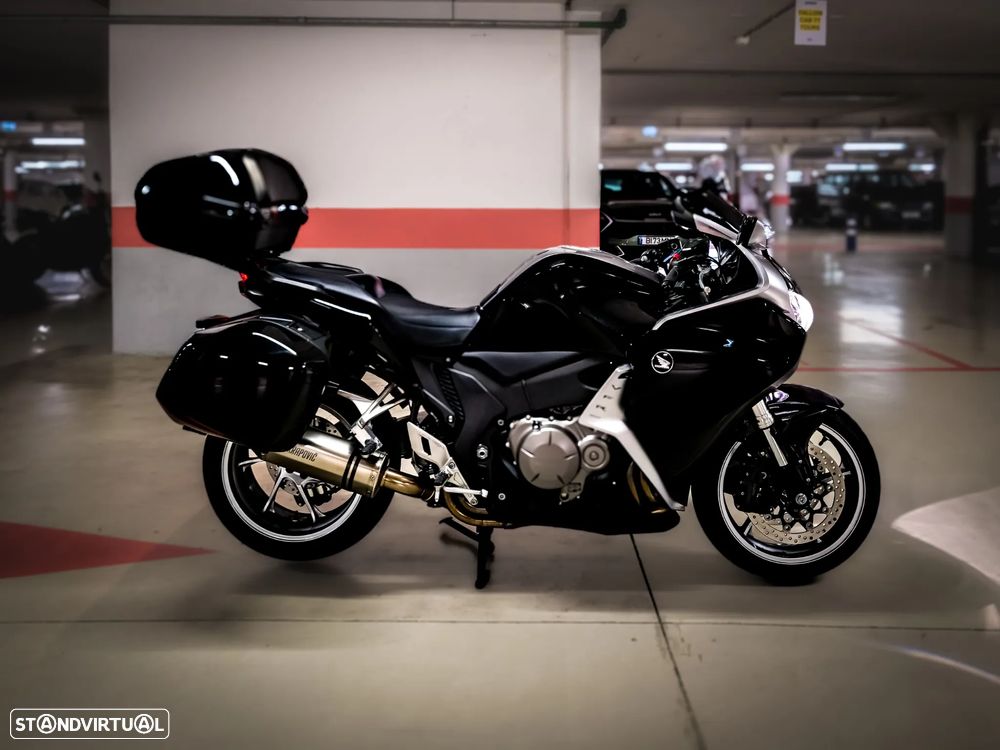 Honda VFR 1200F - 5