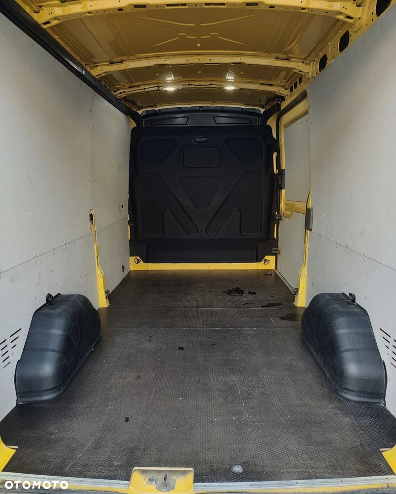 Ford Transit - 10