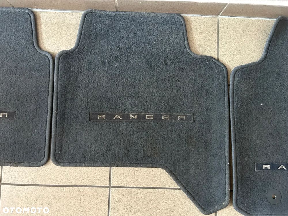 Orginalny komplet dywaników welurowych Ford Ranger 2011/2022 - 4