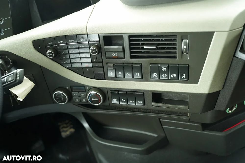 Volvo FH 500 / SISTEM HIDRAULIC / I-SHIFT / CABINĂ JOASĂ / ANVELOPE CU PROFIL 100% / EURO 6 - 30