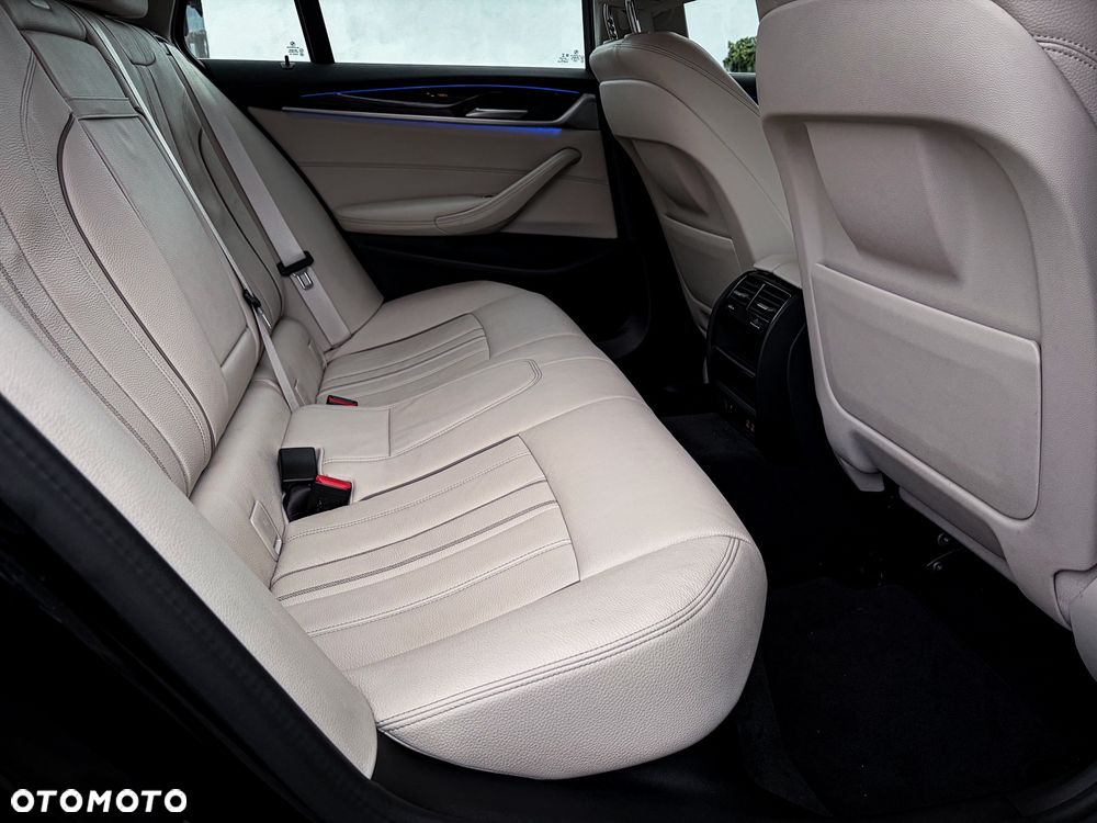 BMW Seria 5 520d xDrive Luxury Line - 24