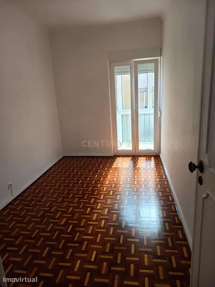 Apartamento Renovado em Odivelas, Lisboa - 2 Quartos - Grande imagem: 2/9