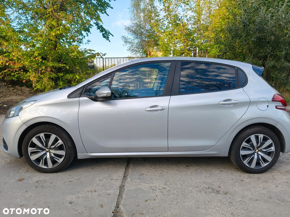 Peugeot 208 2016 photo 5