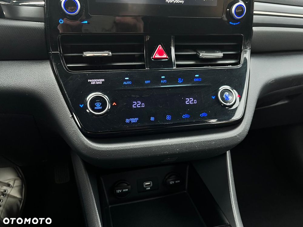 Hyundai IONIQ Hybrid Business - 27