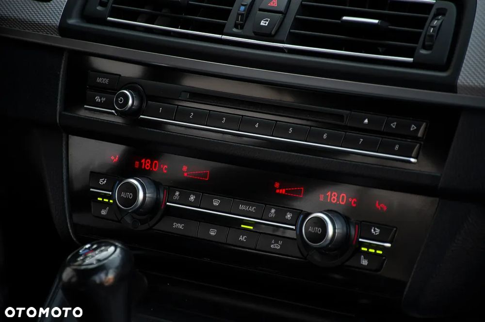 BMW Seria 5 520d Sport Line - 17