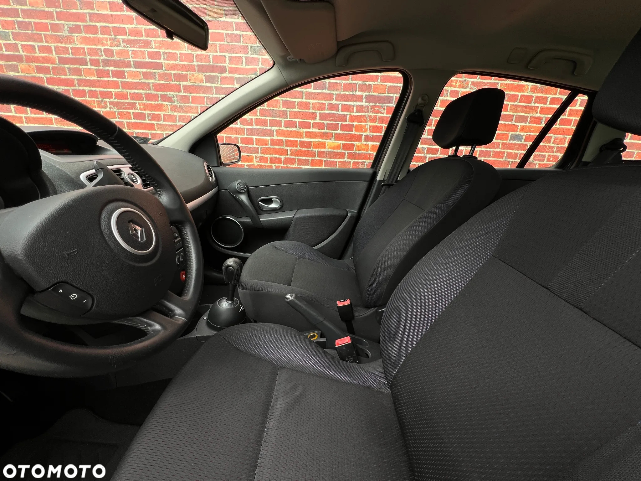 Renault Clio - 12