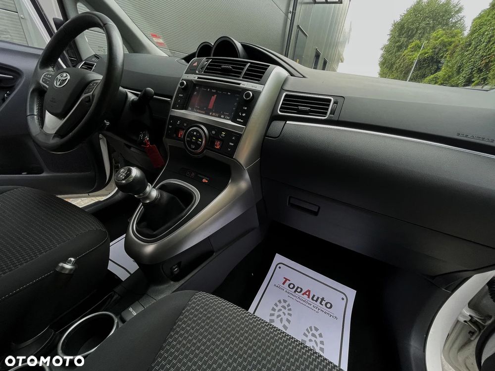 Toyota Verso 1.8 Premium 7os EU6 - 17