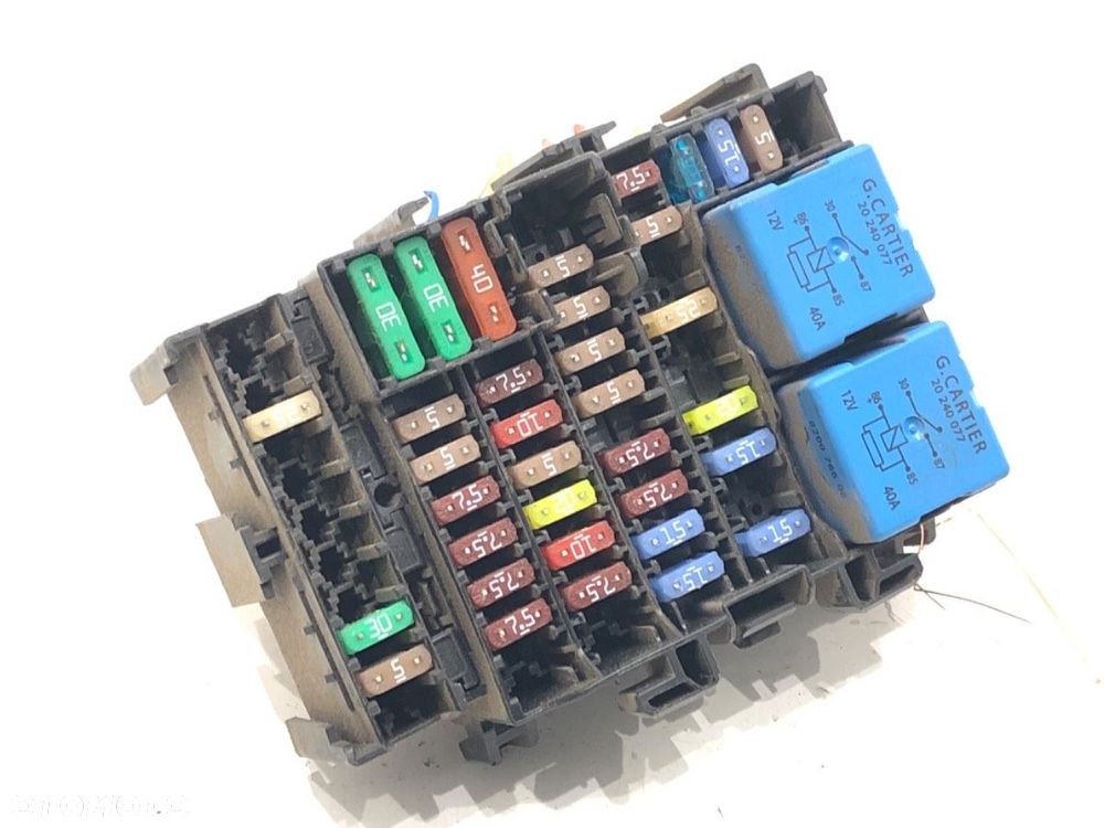 SKRZYNKA BEZPIECZNIKÓW  DACIA DOKKER nadwozie wielkoprzestrzenne (MPV) (KE_) 2012 - 2022 1.6 75 kW - 1