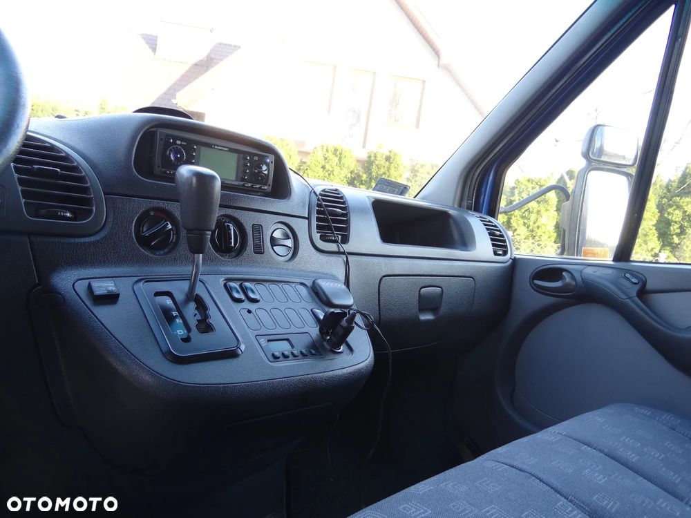 Mercedes-Benz SPRINTER - 15