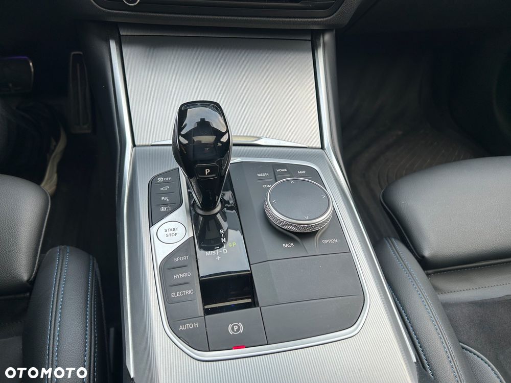 BMW Seria 3 330e xDrive M Sport sport - 11