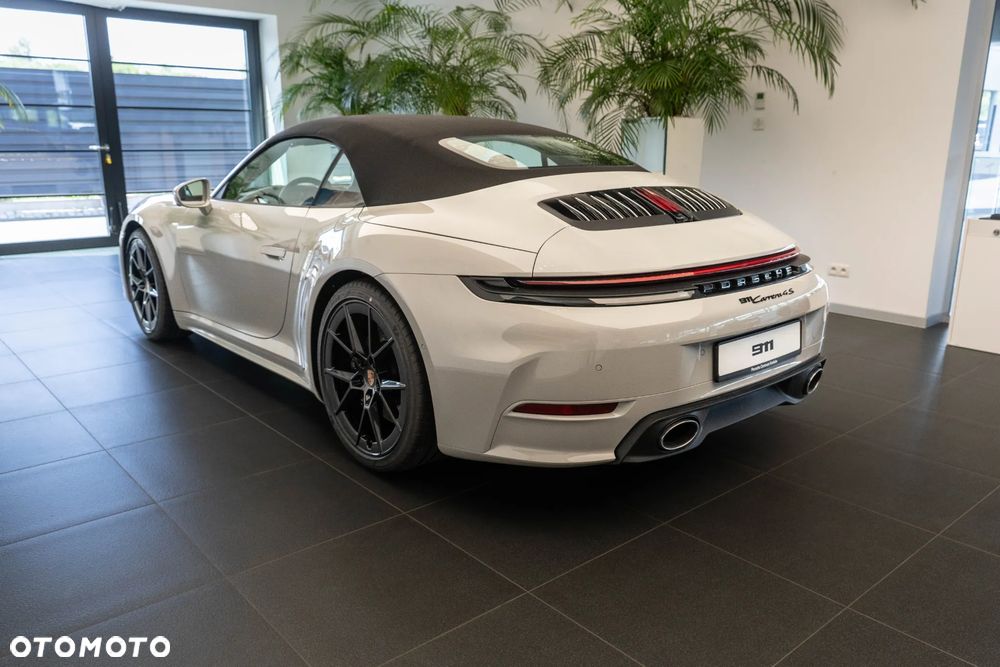 Porsche 911 Carrera 4S - 3