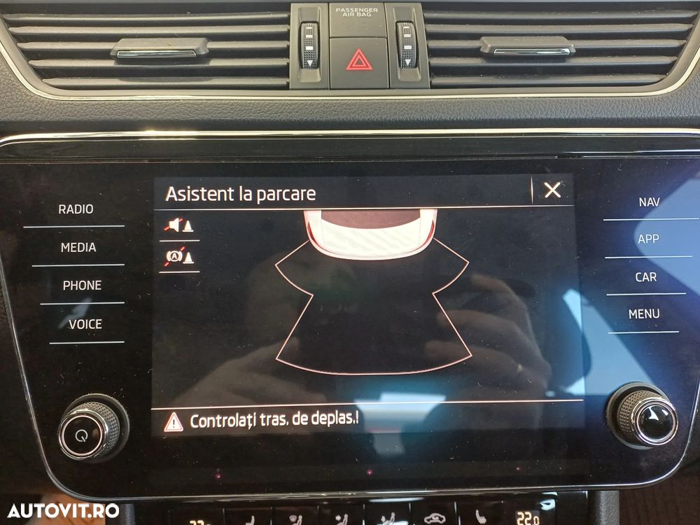 Skoda Superb 2.0 TDI DSG Ambition - 28