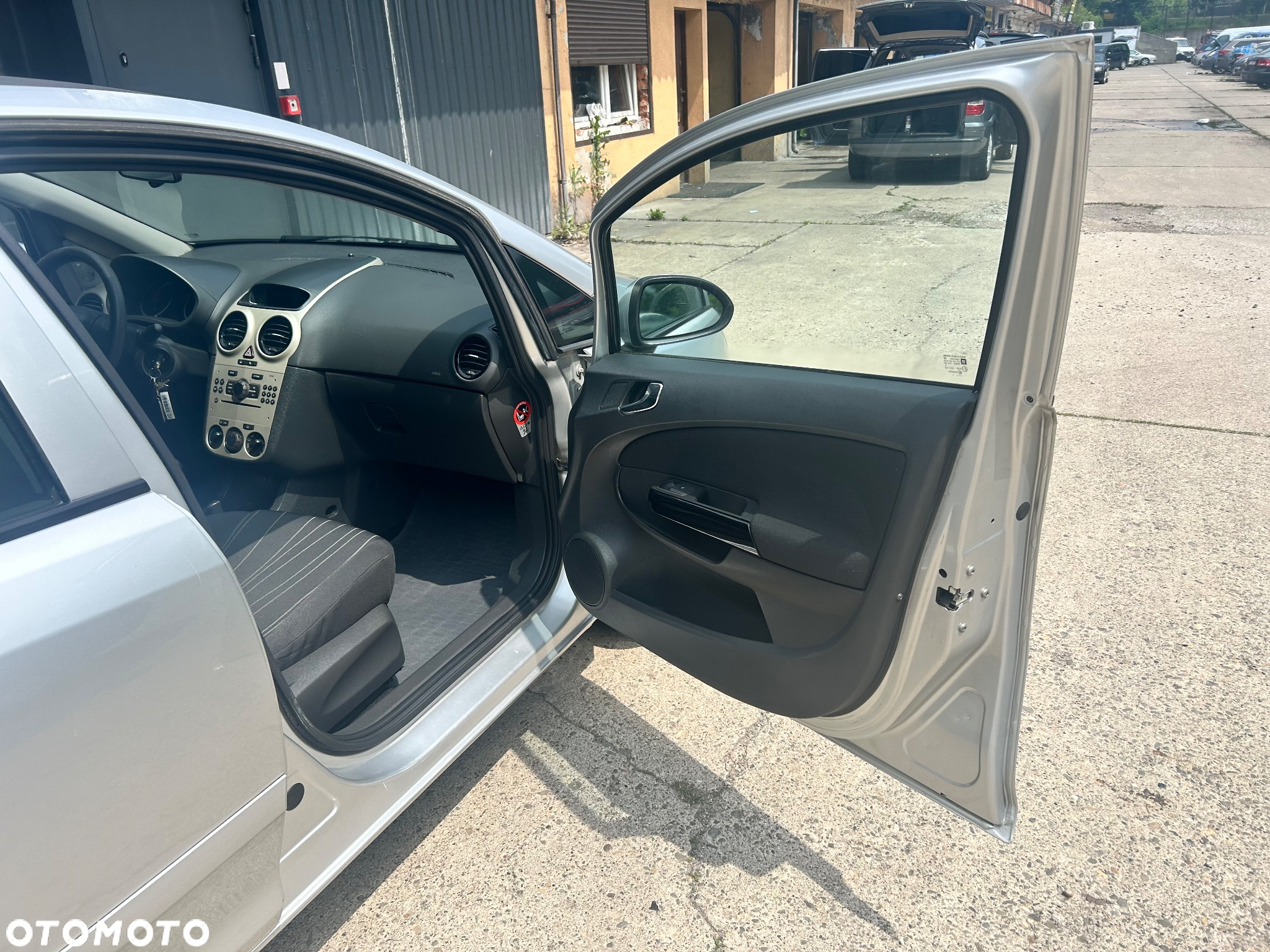 Opel Corsa 1.2 16V Cosmo - 10