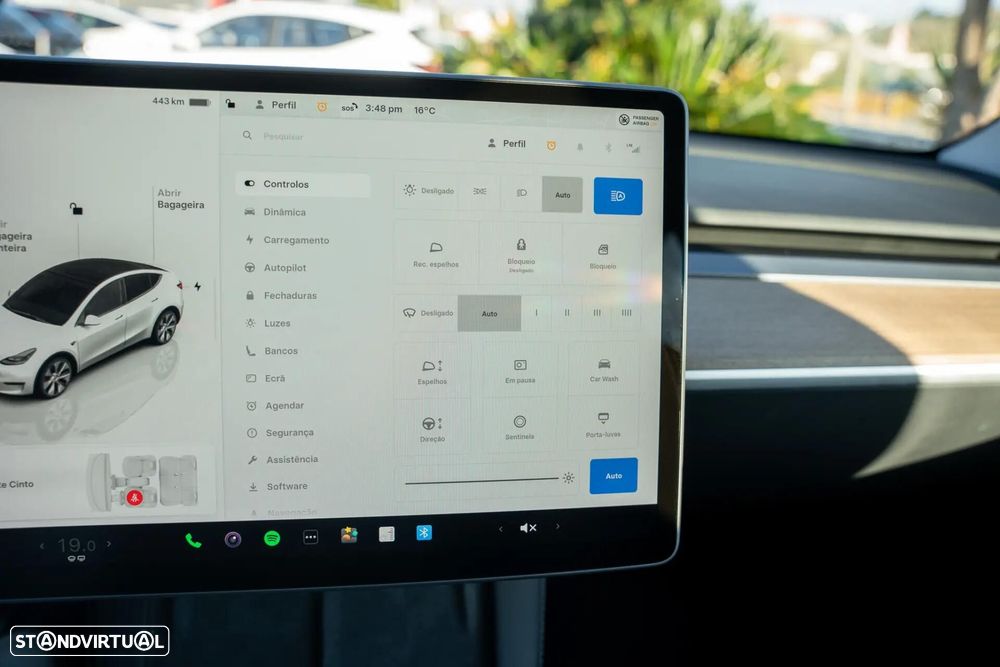 Tesla Model Y Long Range Dual Motor AWD - 14