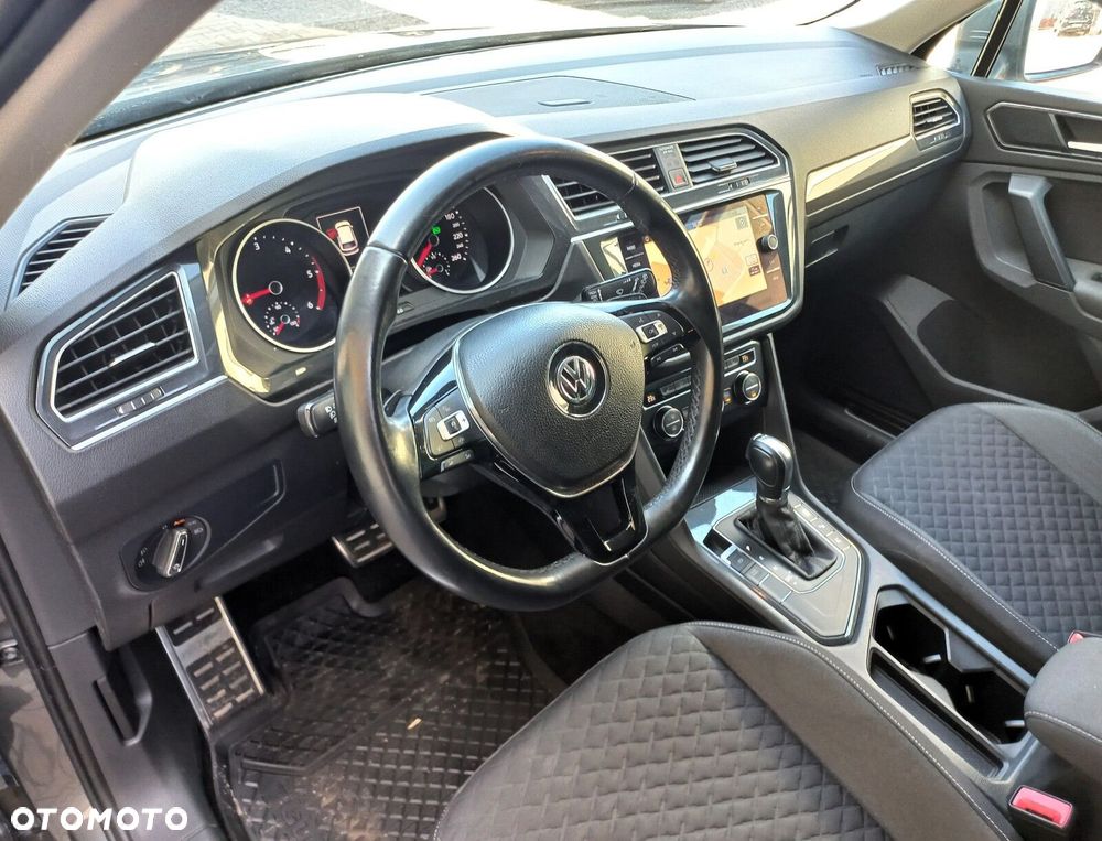 Volkswagen Tiguan - 9