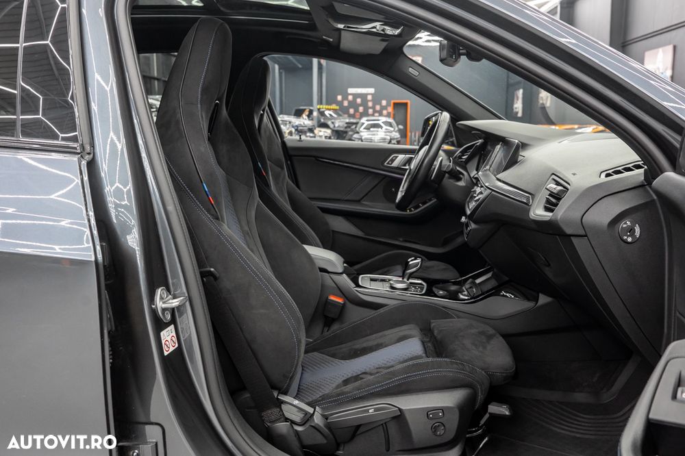 BMW M1 M135i xDrive AT - 14