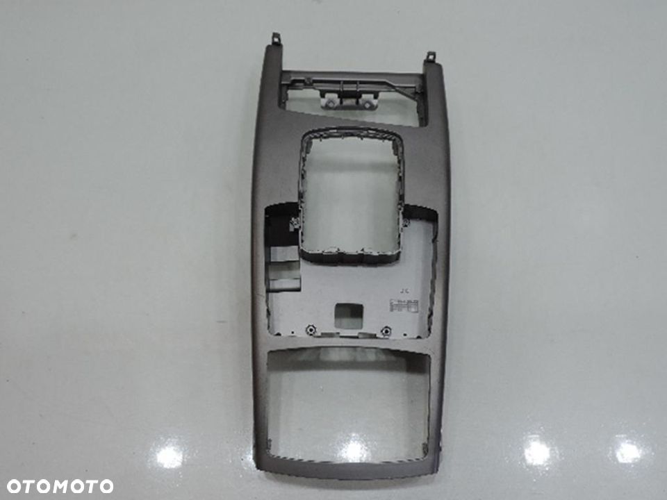 RAMKA TUNELU ŚRODKOWEGO AUDI A6 C6 - 1