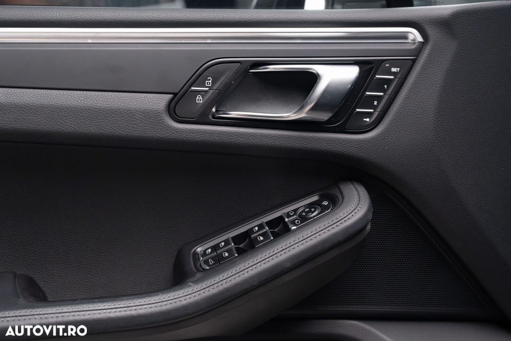 Porsche Macan T PDK - 12