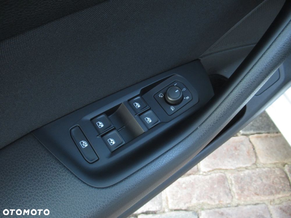 Volkswagen Passat 1.5 TSI EVO Business DSG - 34