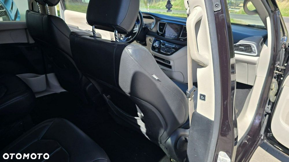 Chrysler Pacifica - 22