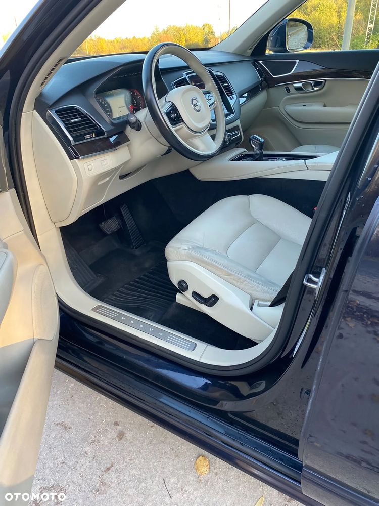 Volvo XC 90 T6 AWD Geartronic Momentum - 24