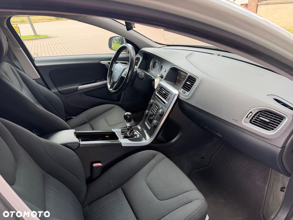 Volvo V60 D4 Edition - 15
