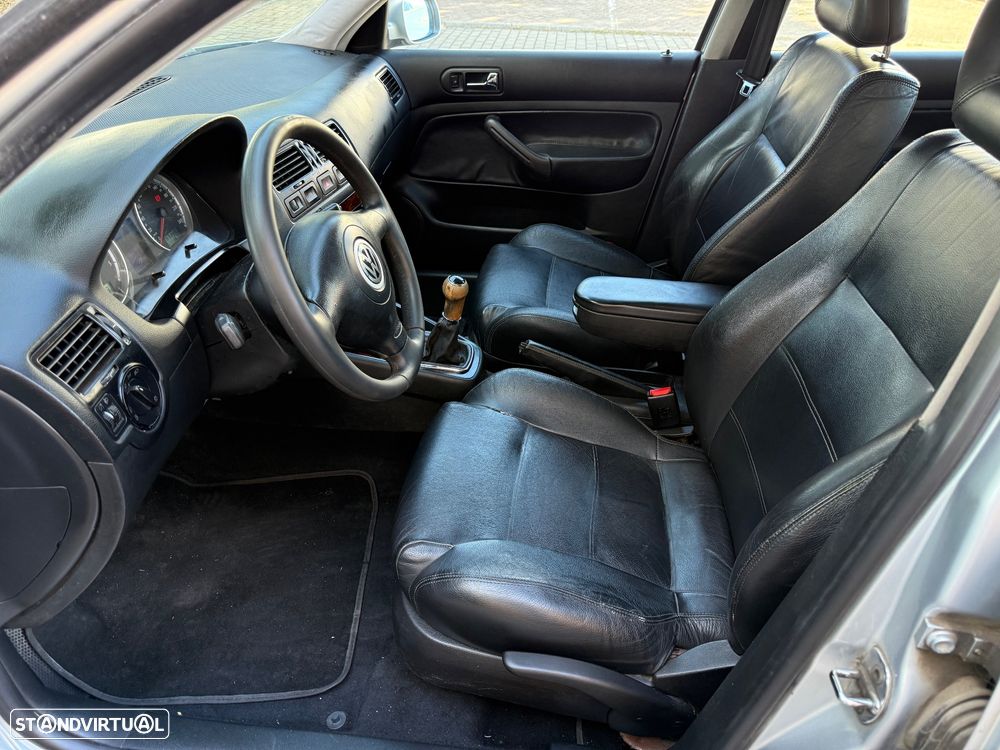 VW Bora 1.9 TDi Highline - 10