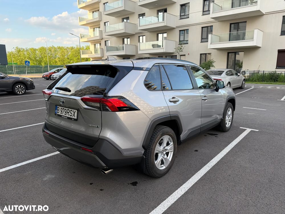 Toyota RAV4 - 8