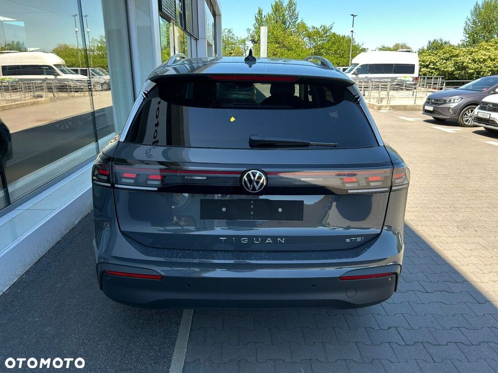Volkswagen Tiguan - 12