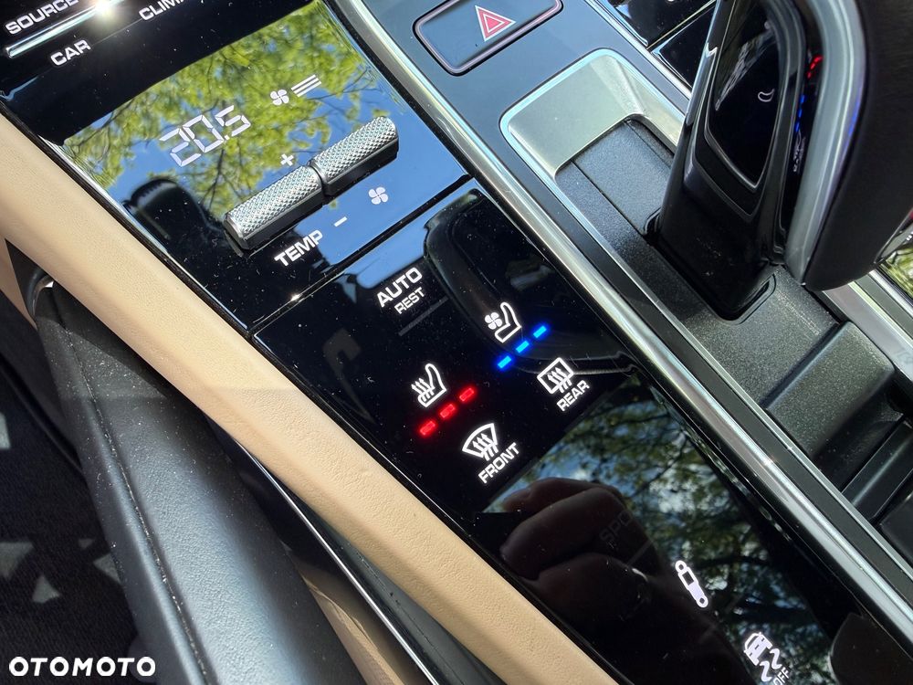 Porsche Cayenne - 30